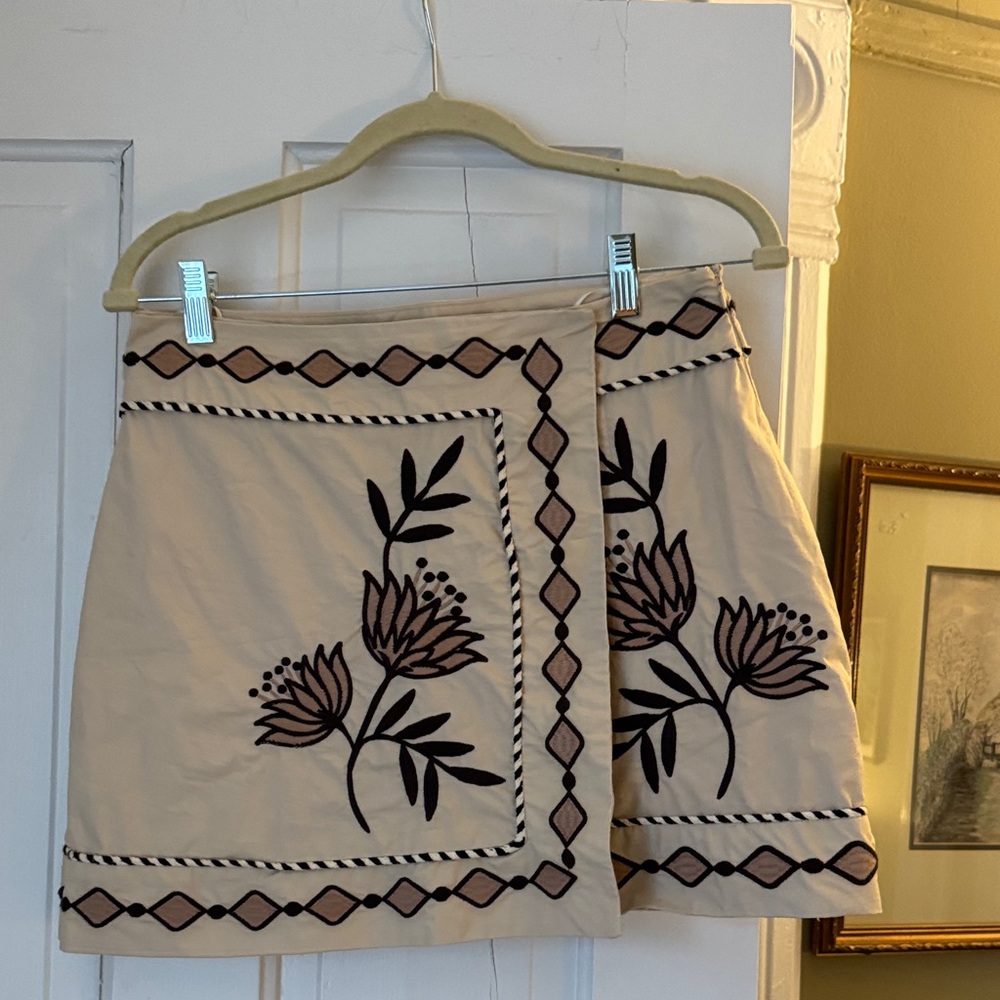 Chic Embroidered Tan Skirt